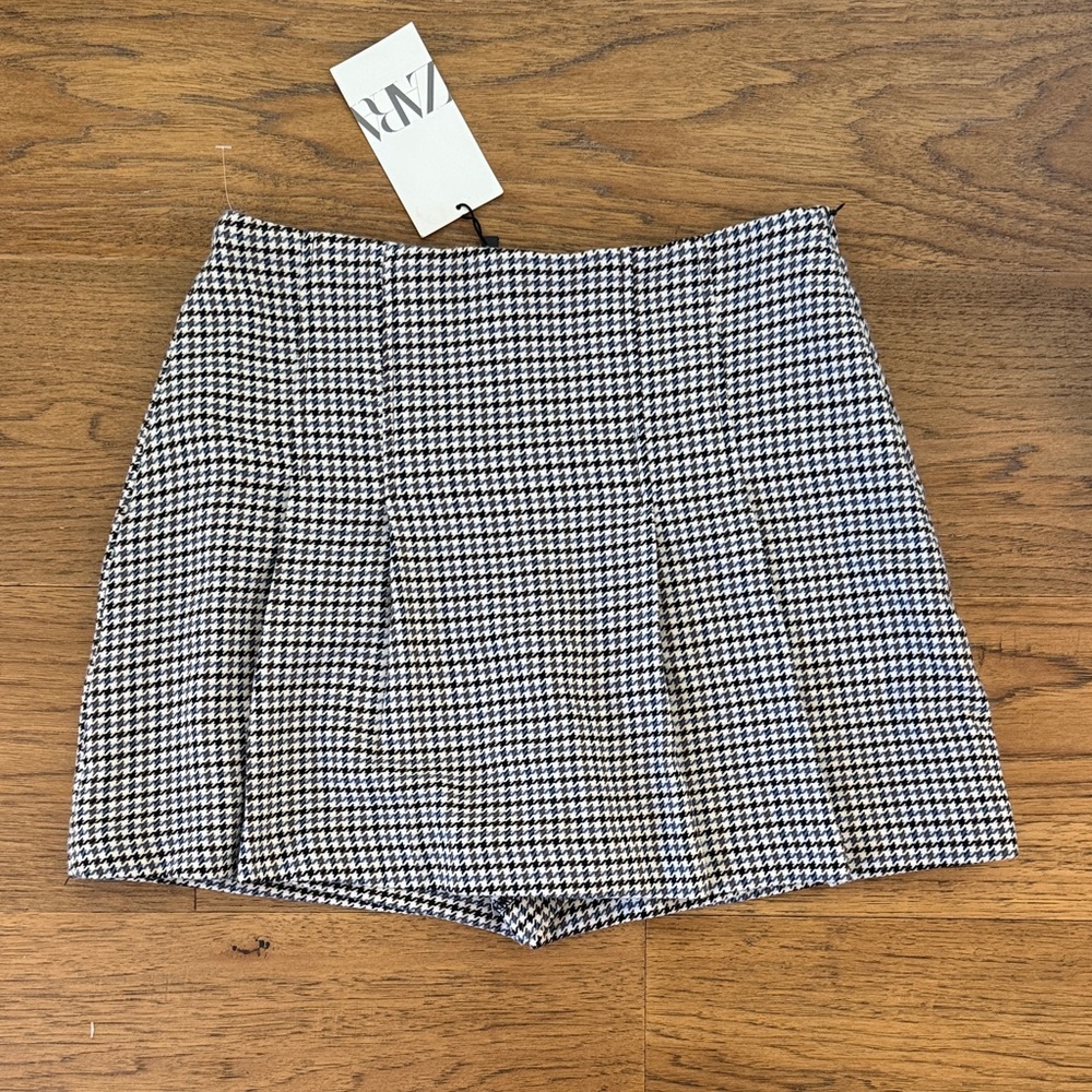 NWT Zara Black and White Houndstooth Skirt